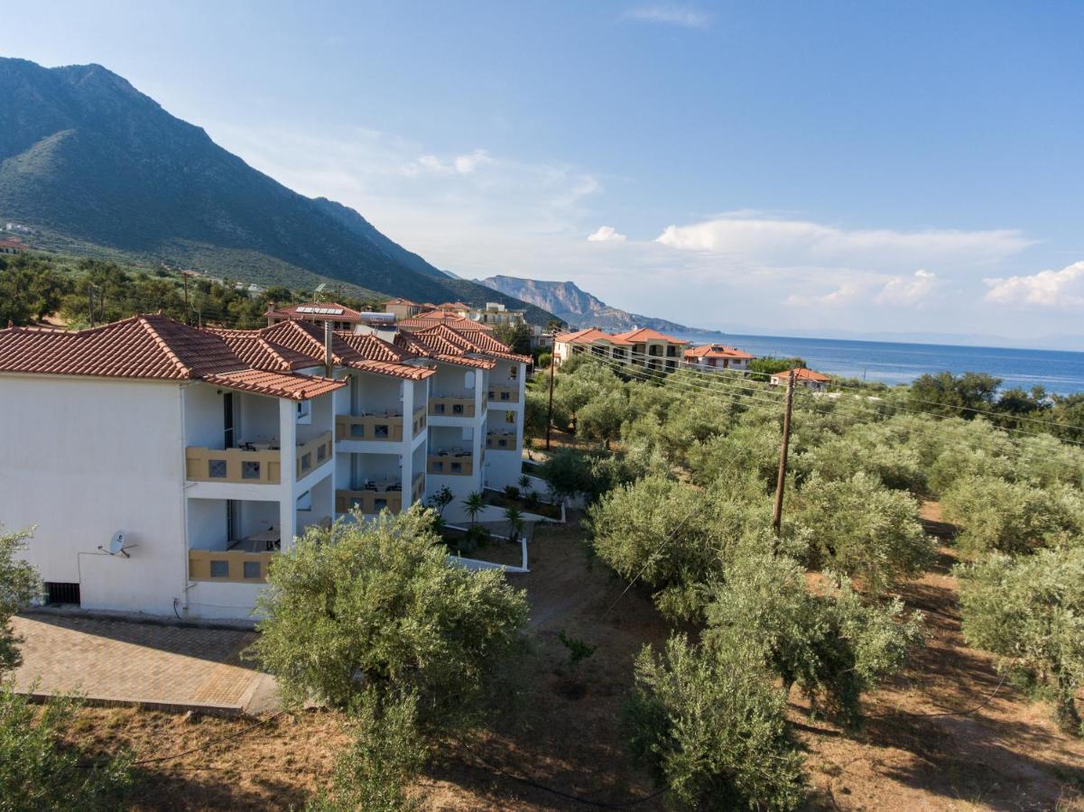 Elaionas Aparthotel Leonidio Ngoại thất bức ảnh