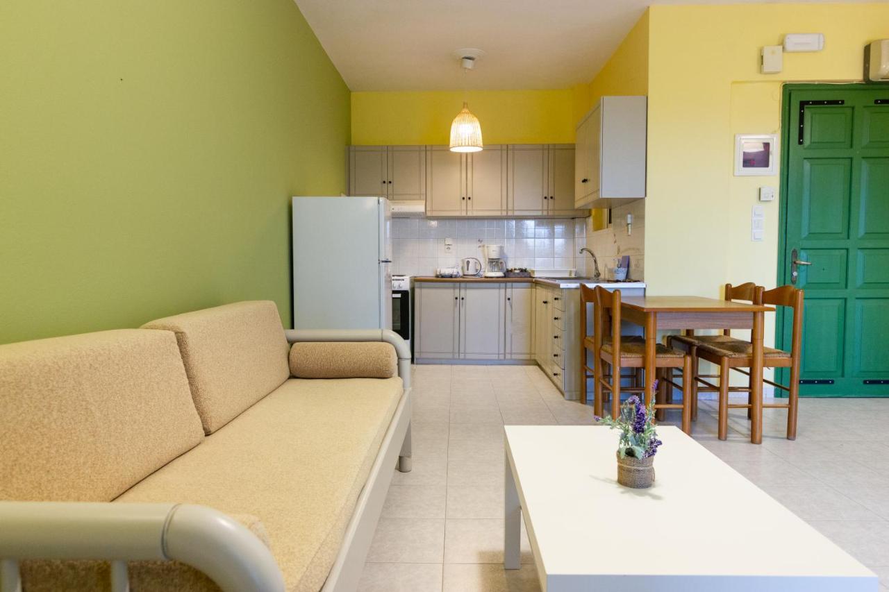 Elaionas Aparthotel Leonidio Ngoại thất bức ảnh