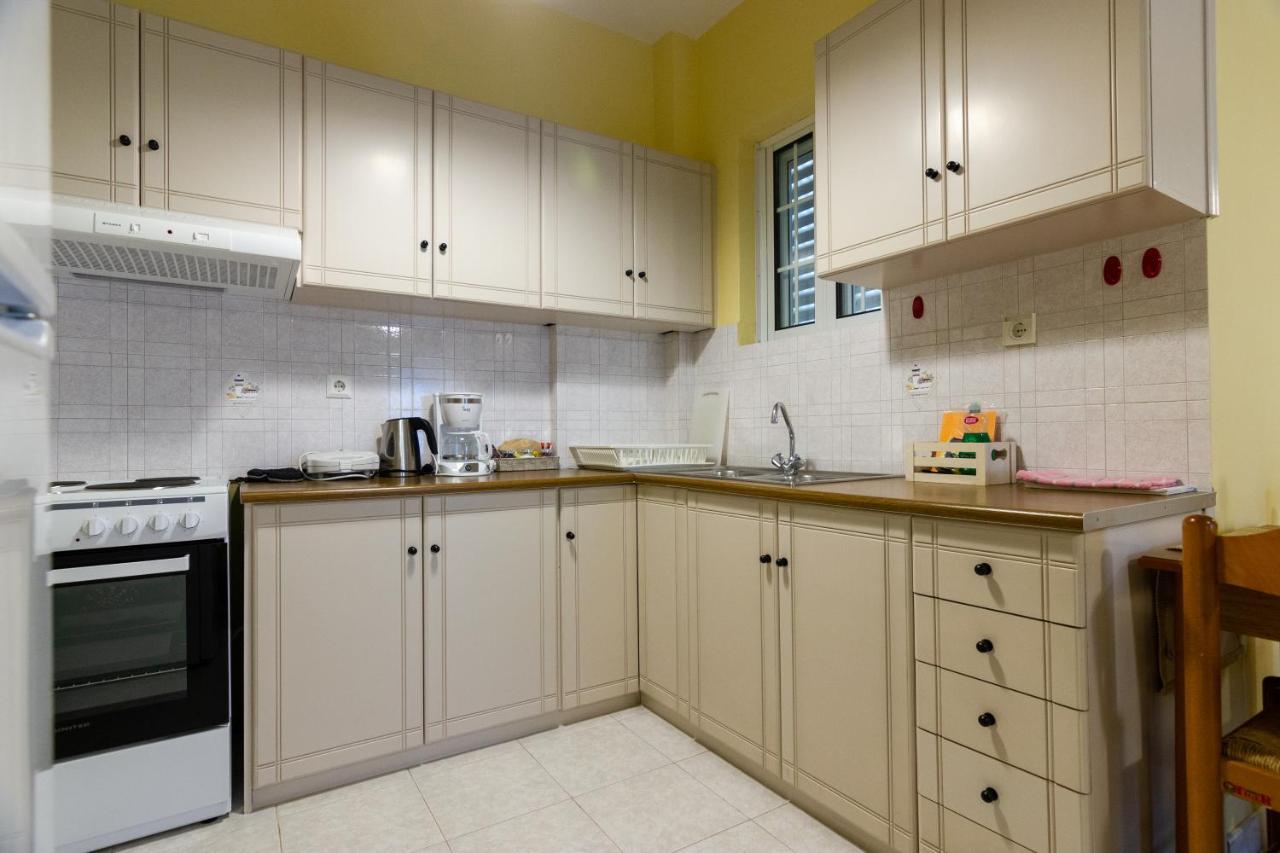 Elaionas Aparthotel Leonidio Ngoại thất bức ảnh